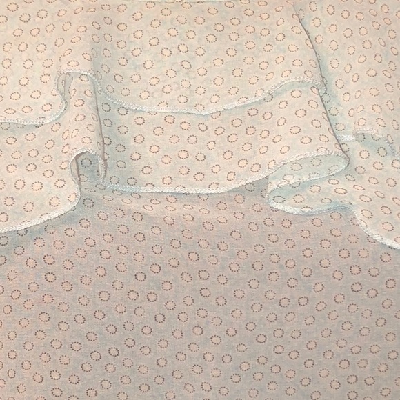Ann Taylor Loft Printed Ruffled Blouse size Medium - Picture 3 of 10